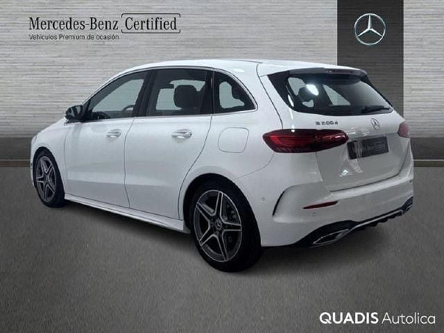 Usado Mercedes B200 AMG line 150 CV (110 kW) 2025 Blanco polar Monovolumen