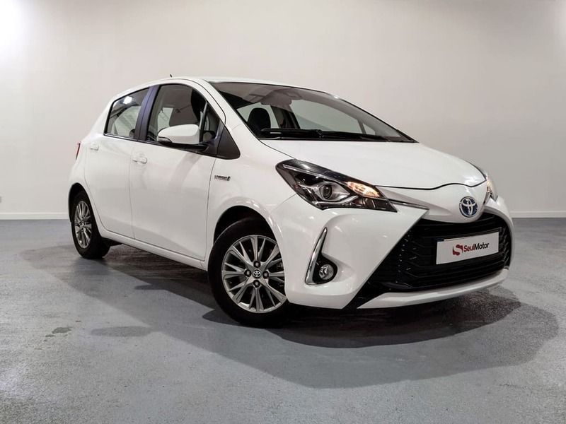 Blanco Usado 2020 Toyota Yaris Hybrid Active Berlina | 16.999 € (Precio justo) - Imagen 1/4