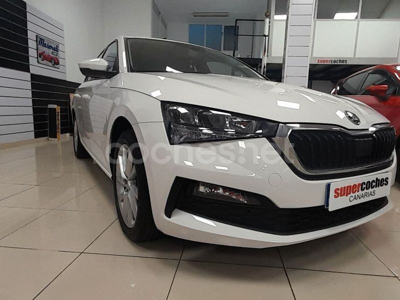 Blanco Usado 2021 Skoda Scala Ambition Utilitario | 12.990 € (Buen precio) - Imagen 1/4