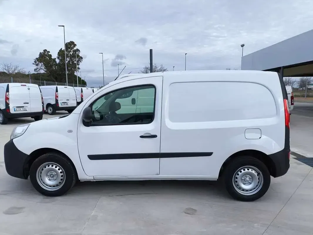 Usado Renault Kangoo 95 CV (69 kW) 2021 Blanco Monovolumen