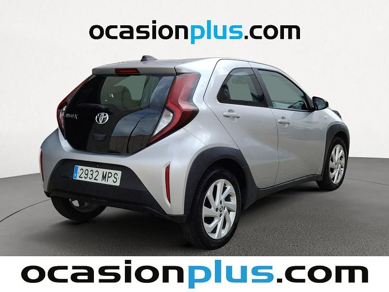 Usado Toyota Aygo X Play 72 CV (52 kW) 2024 Gris SUV
