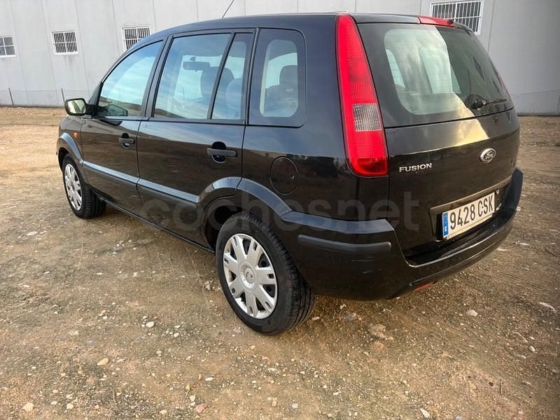 Usado Ford Fusion Trend 80 CV (58 kW) 2003 Negro Utilitario
