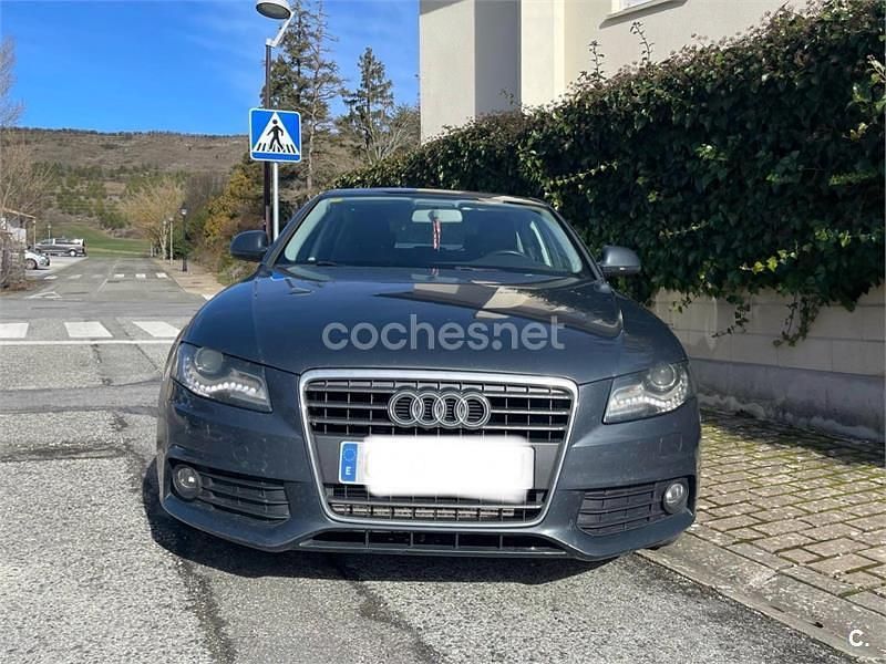 Usado Audi A4 120 HP (88 kW) 2008 Cinzento Sedan