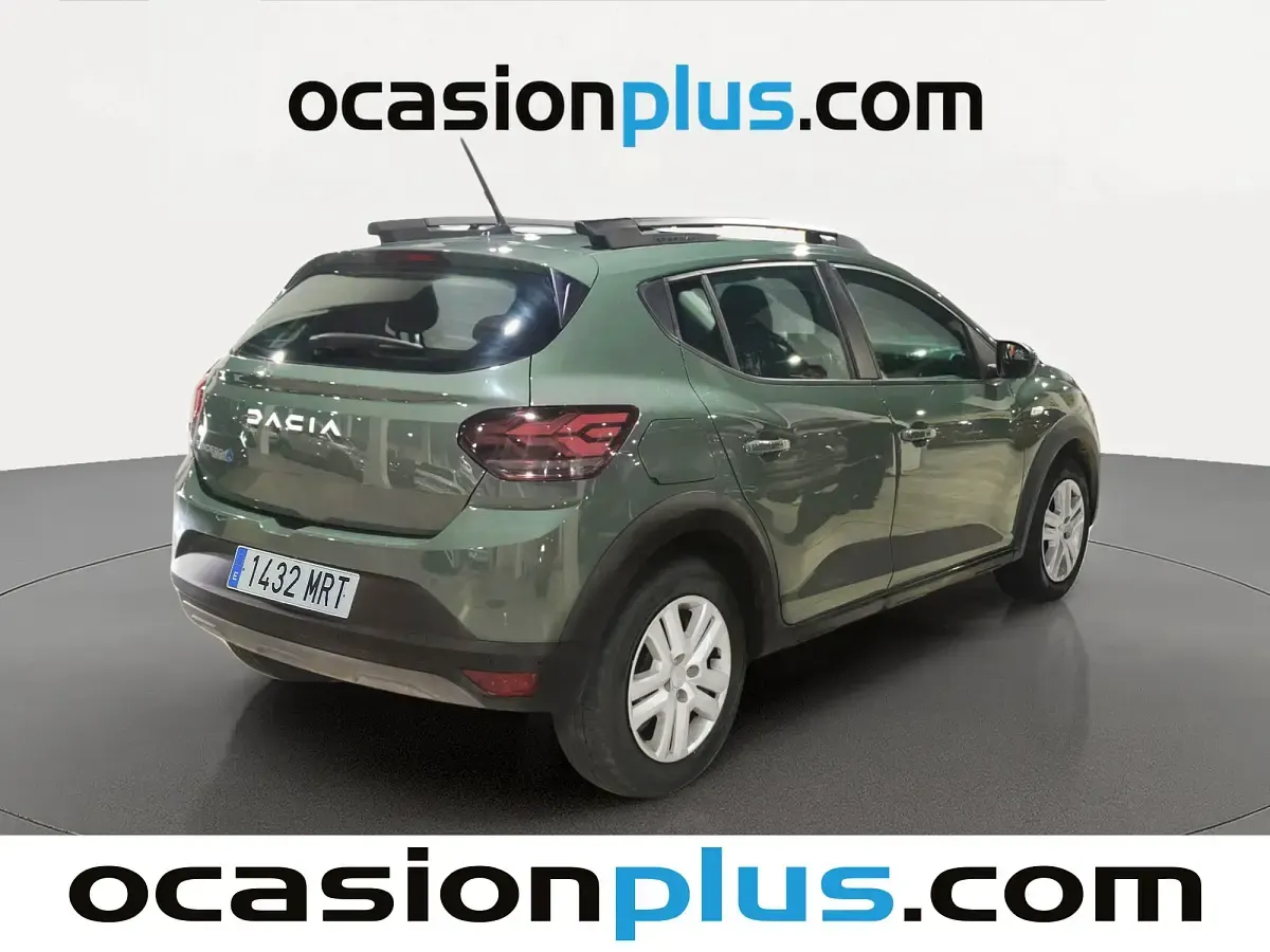 Usado Dacia Sandero Expression 91 CV (66 kW) 2024 Verde Utilitario