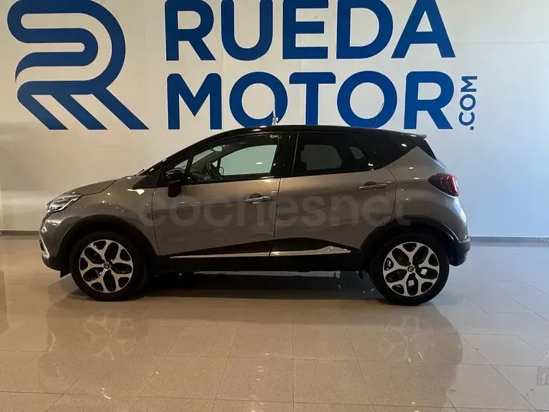 Usado Renault Captur LIMITED 130 CV (95 kW) 2019 Gris / plata SUV