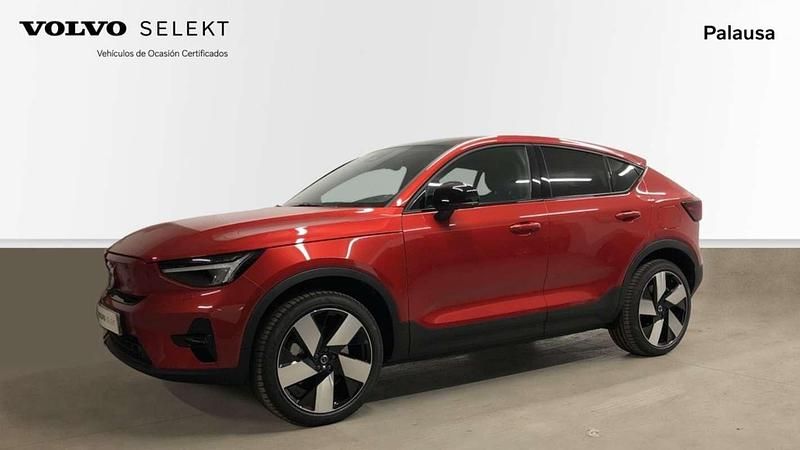 Rojo Usado 2023 Volvo C40 Ultimate SUV | 36.995 € - Imagen 1/4