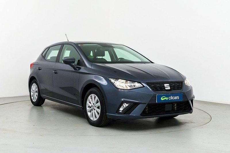 Usado Seat Ibiza Style 110 CV (80 kW) 2021 Gris / plata Utilitario