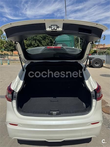 Usado Nissan Qashqai Acenta 115 CV (84 kW) 2018 Blanco SUV