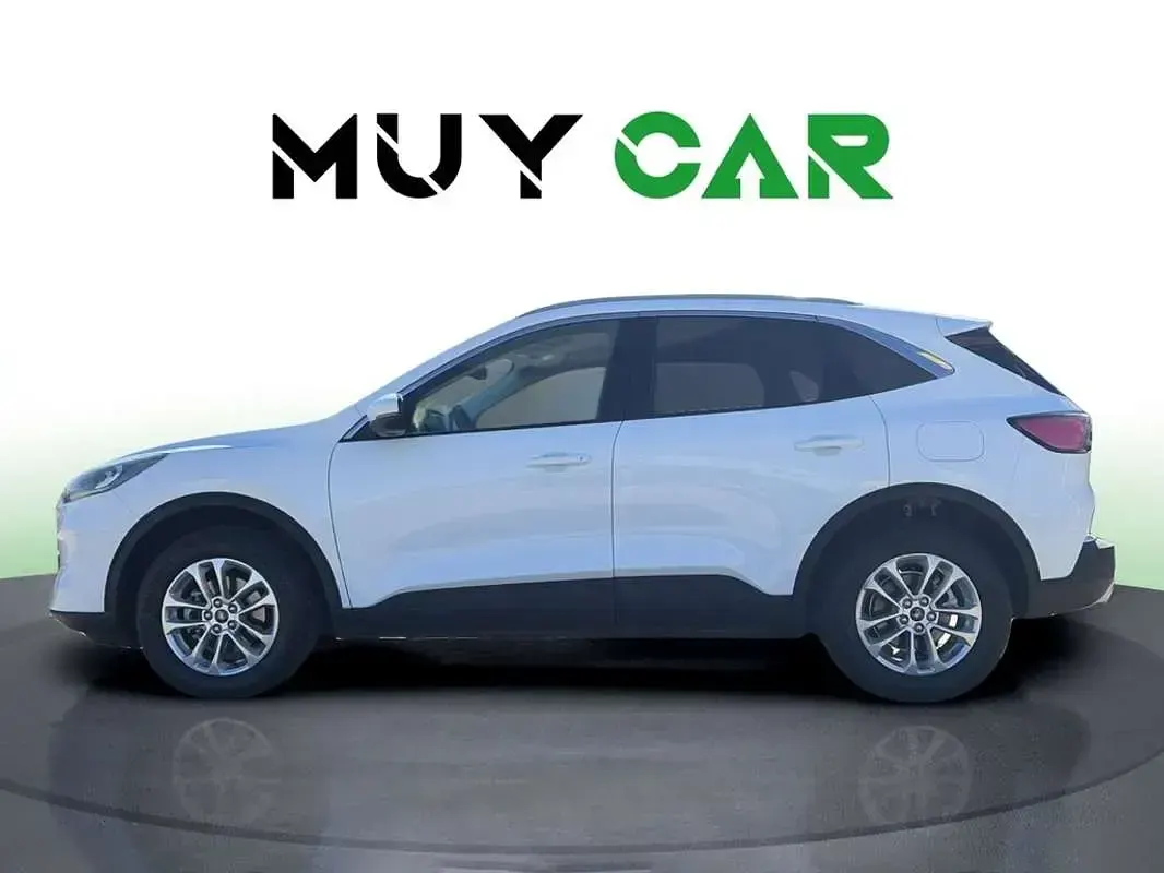 Usado Ford Kuga Titanium 150 CV (110 kW) 2023 Blanco SUV