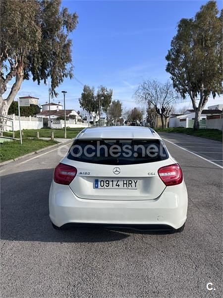 Usado Mercedes A180 Style 109 CV (80 kW) 2013 Blanco Berlina