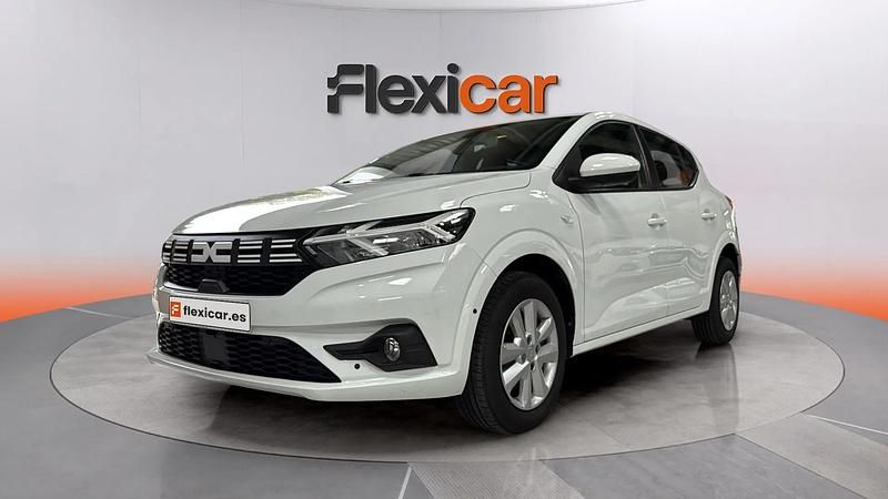 Usado Dacia Sandero Expression 101 CV (74 kW) 2023 Blanco Berlina
