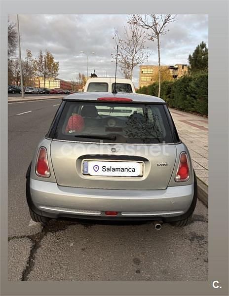 Usado Mini ONE 90 CV (66 kW) 2006 Gris / plata Utilitario