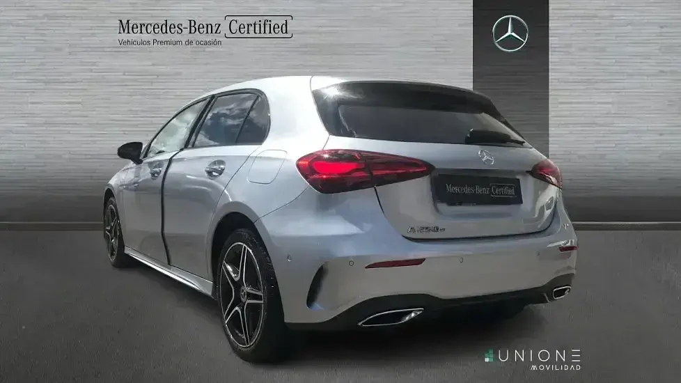 Usado Mercedes A250 218 CV (160 kW) 2025 Gris Berlina