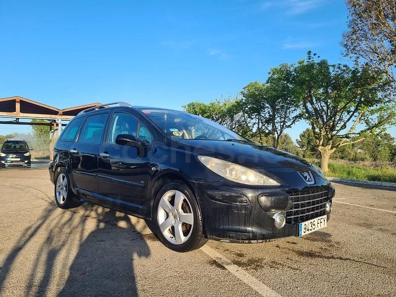 Usado Peugeot 307 136 CV (100 kW) 2007 Negro Familiar