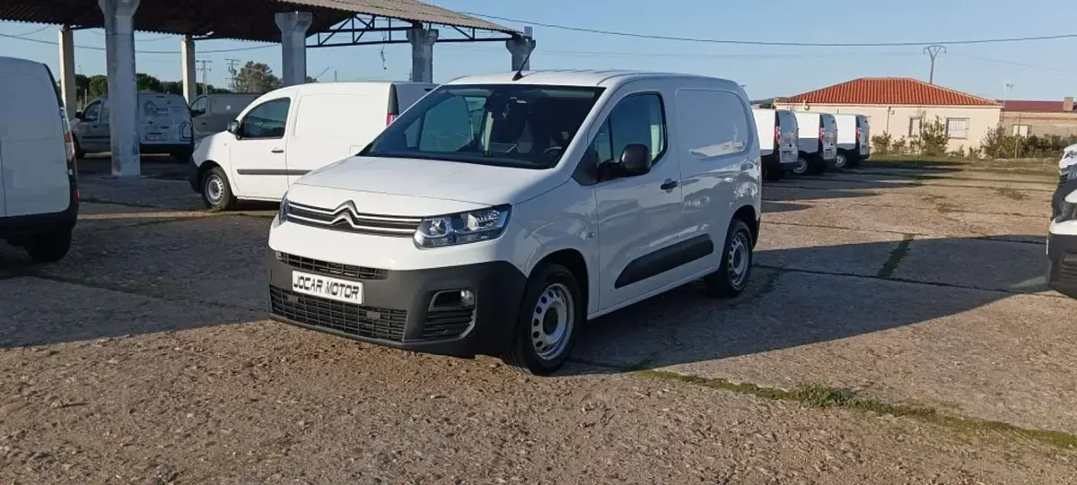 Usado Citroën Berlingo 131 CV (96 kW) 2020 Blanco Monovolumen