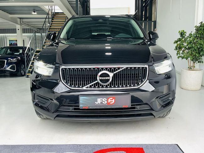 Usado Volvo XC40 130 CV (95 kW) 2021 Negro SUV