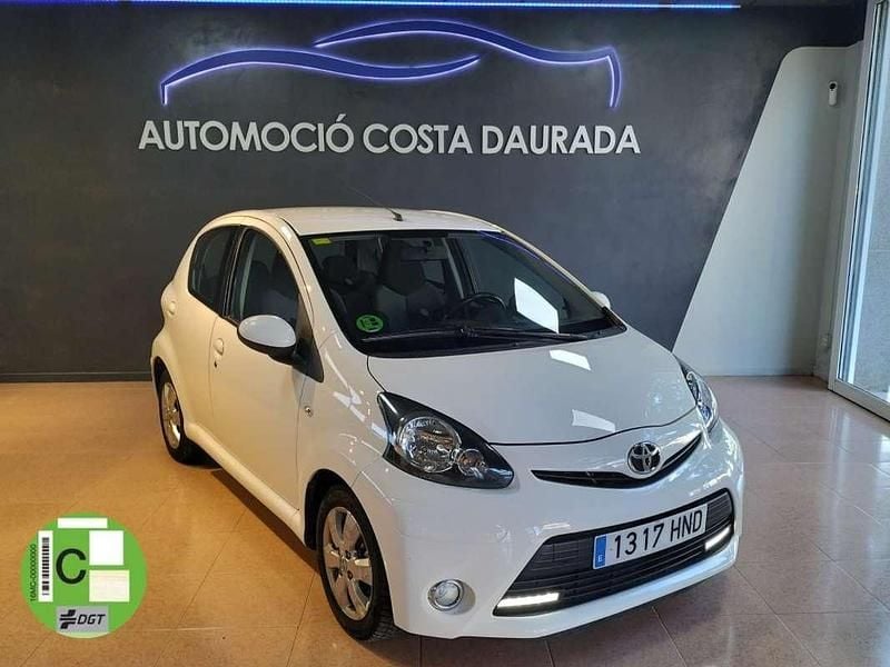 Blanco Usado 2012 Toyota Aygo City Utilitario | 7900 € (Un poco caro) - Imagen 1/4