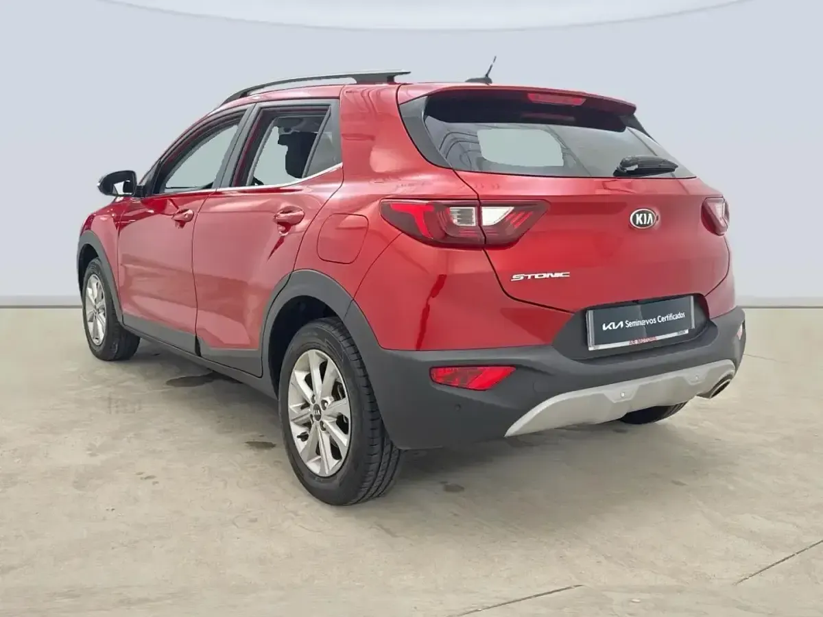 Usado Kia Stonic 84 CV (61 kW) 2017 Rojo SUV