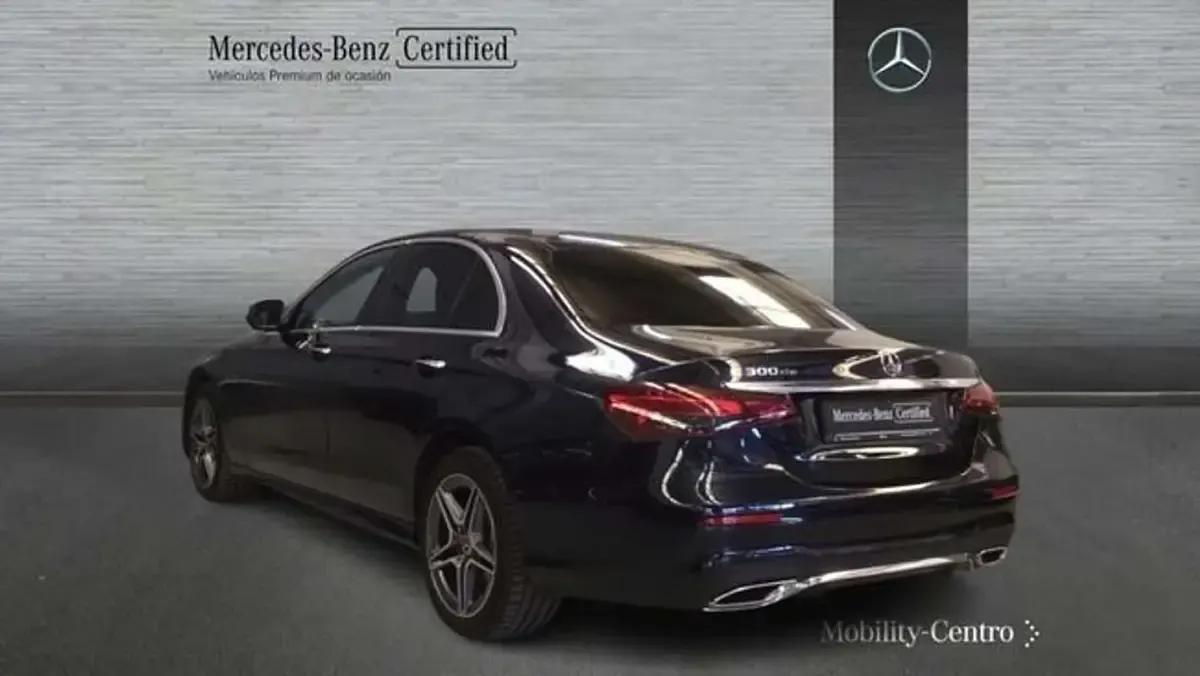 Usado Mercedes E300 306 CV (225 kW) 2022 Azul Berlina