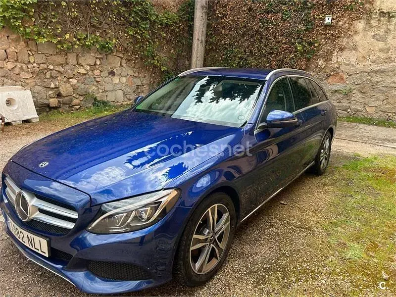 Usado Mercedes C220 Avantgarde 170 CV (125 kW) 2017 Azul Familiar