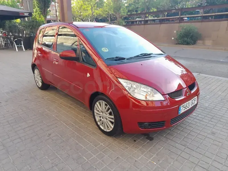 Usado Mitsubishi Colt 95 CV (69 kW) 2008 Granate Monovolumen