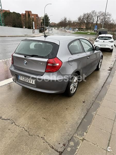 Usado BMW 118 143 CV (105 kW) 2010 Gris / plata Utilitario