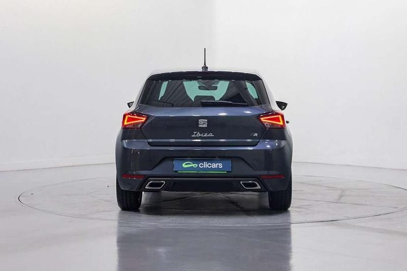 Usado Seat Ibiza FR 116 CV (85 kW) 2025 Plateado Utilitario