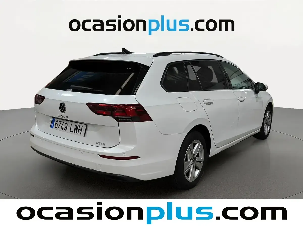 Usado VW Golf VIII Life 110 CV (80 kW) 2022 Blanco Familiar