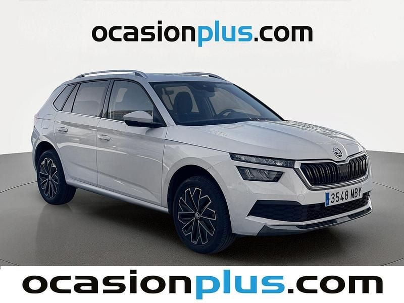 Usado Skoda Kamiq Ambition 110 CV (80 kW) 2022 Blanco SUV
