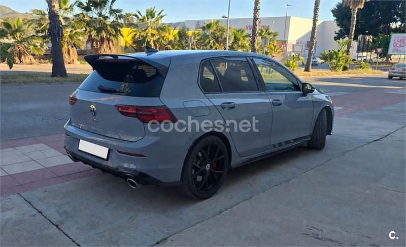 Usado VW Golf VIII GTI Clubsport 301 CV (221 kW) 2022 Gris / plata Berlina