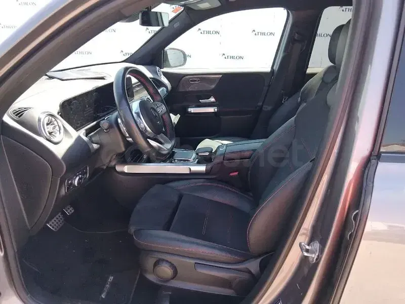 Usado Mercedes GLB200 150 CV (110 kW) 2021 Gris / plata SUV
