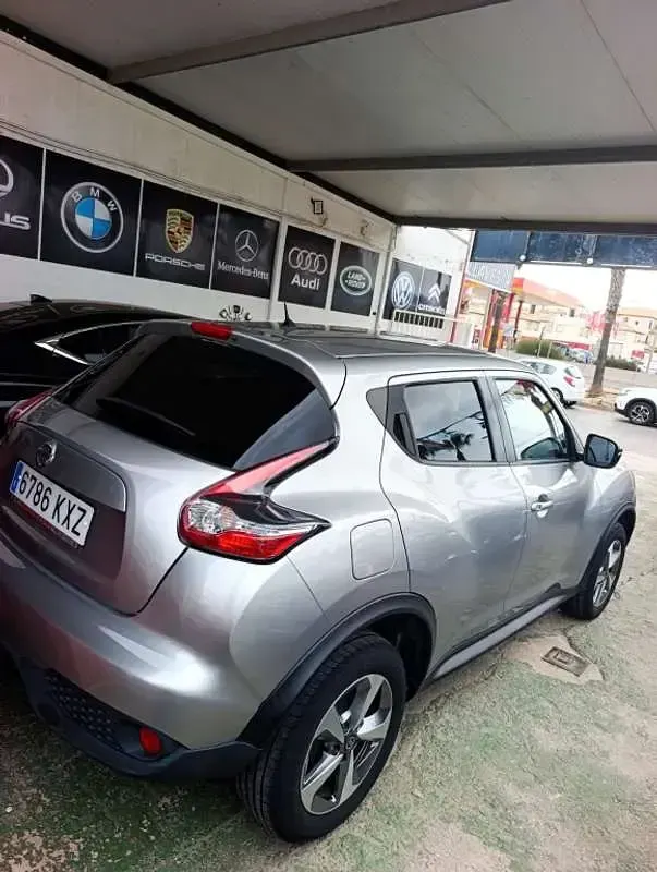Usado Nissan Juke Tekna 113 CV (83 kW) 2019 Gris SUV