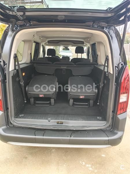 Usado Peugeot Rifter GT 130 CV (95 kW) 2022 Negro Monovolumen