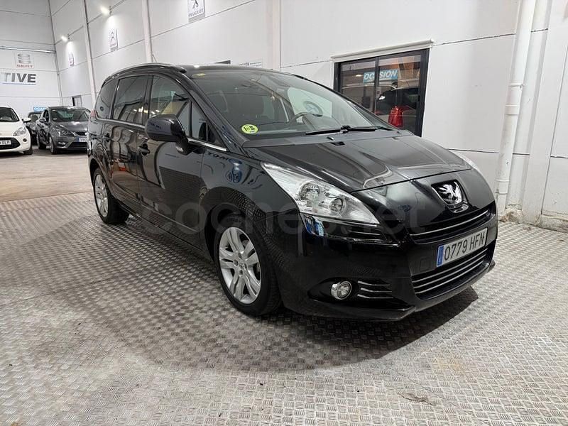 Usado Peugeot 5008 Allure 112 CV (82 kW) 2012 Negro Monovolumen