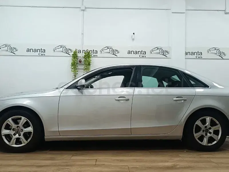 Usado Audi A4 143 CV (105 kW) 2012 Gris / plata Berlina