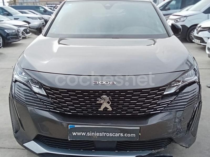 Usado Peugeot 3008 Allure 130 CV (95 kW) 2023 Gris / plata SUV