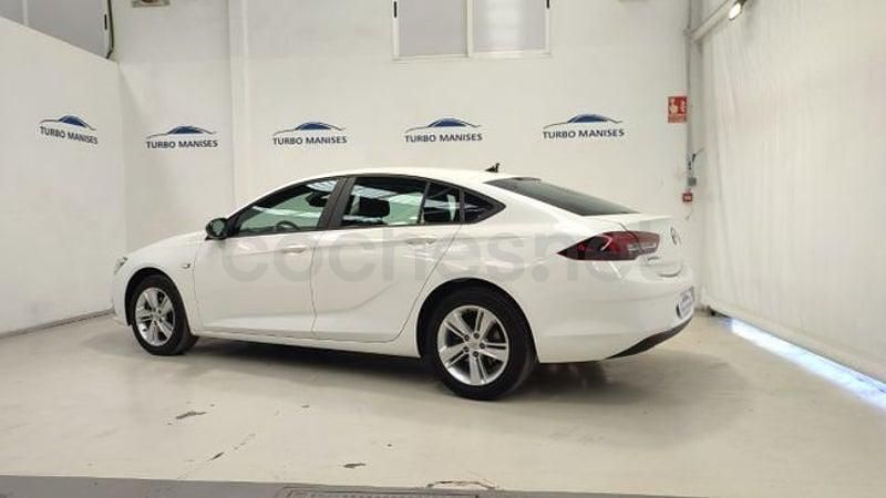 Usado Opel Insignia Edition 122 CV (89 kW) 2021 Blanco Berlina