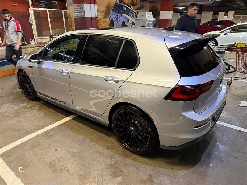 Usado VW Golf VIII GTI Clubsport 301 CV (221 kW) 2023 Gris / plata Berlina