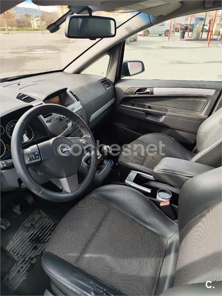 Usado Opel Zafira Cosmo 150 CV (110 kW) 2006 Gris / plata Monovolumen