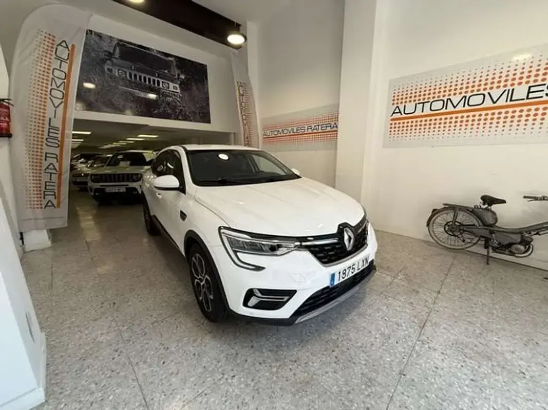 Usado Renault Arkana Zen 143 CV (105 kW) 2022 Blanco SUV