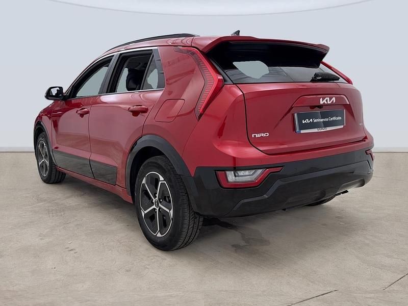 Usado Kia Niro 141 CV (103 kW) 2024 Rojo SUV