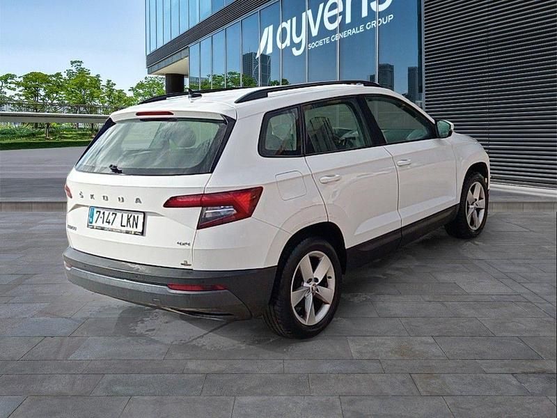 Usado Skoda Karoq Ambition 150 CV (110 kW) 2020 Blanco SUV