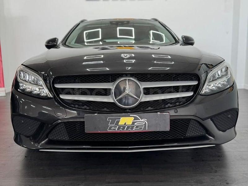 Usado Mercedes C200 160 CV (117 kW) 2021 Gris / plata Familiar
