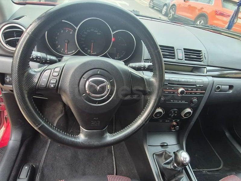 Usado Mazda 3 Active 105 CV (77 kW) 2005 Rojo Berlina