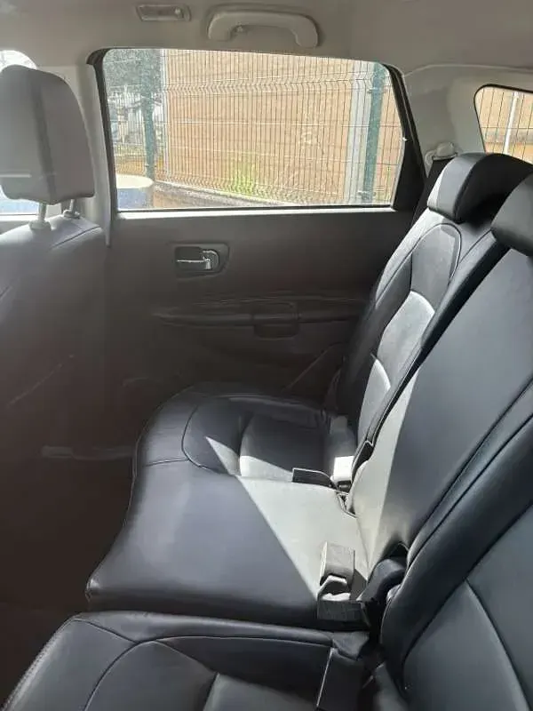 Usado Nissan Qashqai Tekna 110 CV (80 kW) 2012 Negro SUV