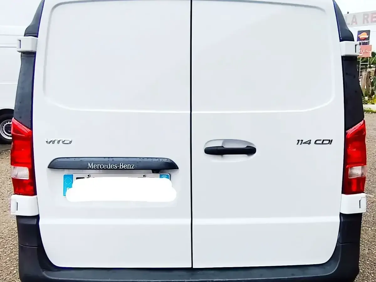 Usado Mercedes Vito 136 CV (100 kW) 2022 Blanco Van
