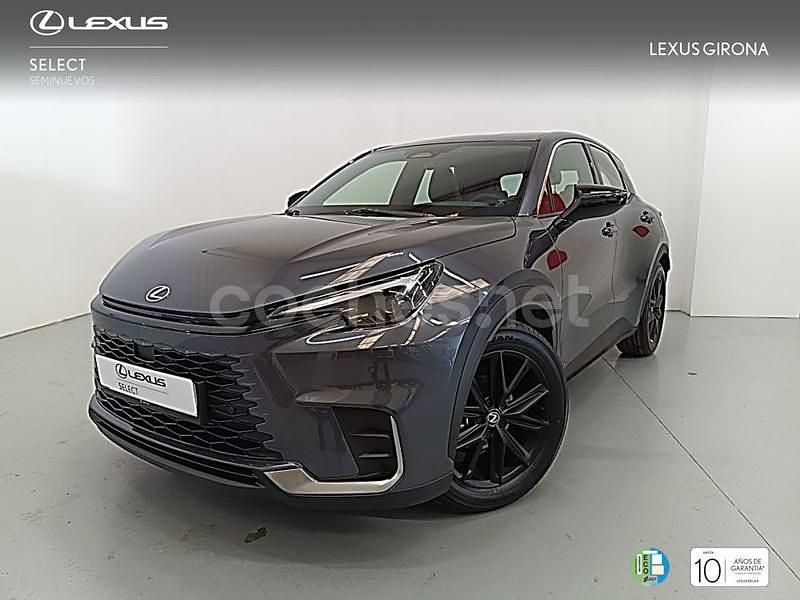 Gris / plata Usado 2025 Lexus LBX SUV | 37.750 € (Precio justo) - Imagen 1/4