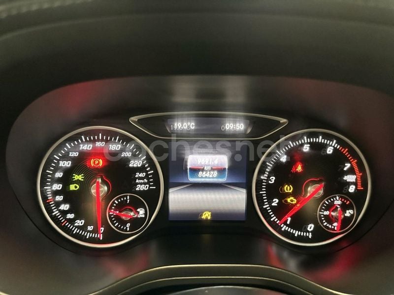 Usado Mercedes B200 156 CV (114 kW) 2017 Beige Monovolumen