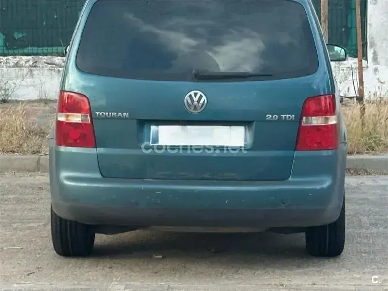 Usado VW Touran Highline 140 CV (102 kW) 2005 Verde Monovolumen