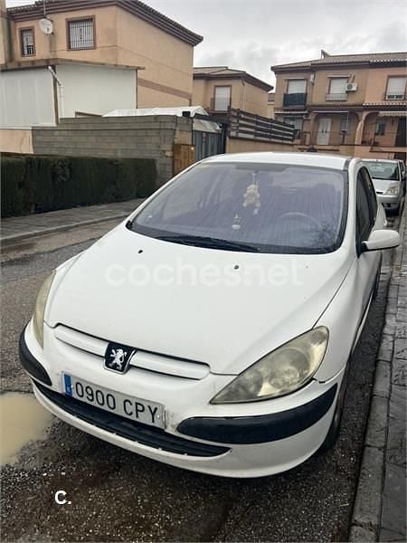 Usado Peugeot 307 90 CV (66 kW) 2003 Blanco Berlina